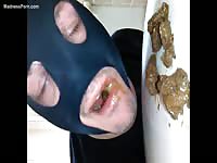 Masked dude sits down for a fresh poop buffet in this recently recorded amateur scat video