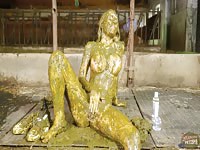 Kyra Sex Enjoying Fresh Manure